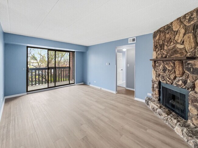 Building Photo - 13616 Royal Ct