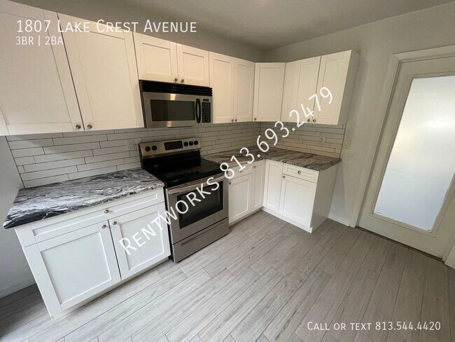Building Photo - 1807 Lakecrest Ave