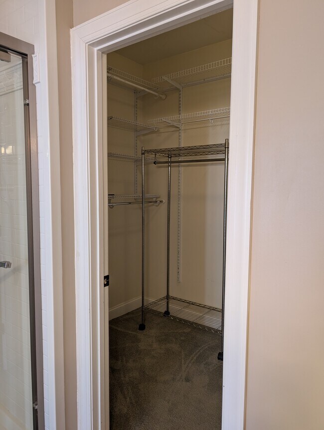 Building Photo - 6 Maxim Ct