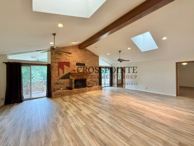 Building Photo - Waterfront 2 Bedroom, 2.5 Bathroom Home!