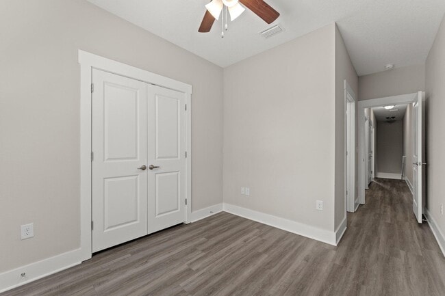 Building Photo - 118 N Sand Palm Rd
