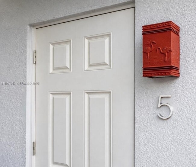 Building Photo - 572 NE 67th St