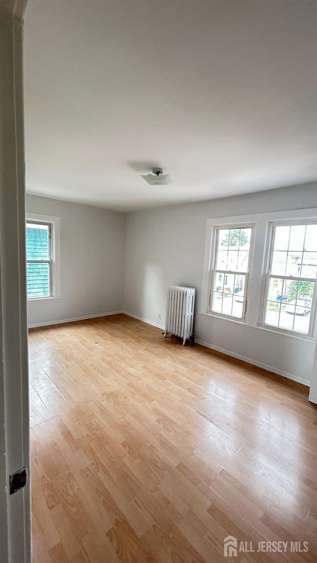 Building Photo - 440 Denison St