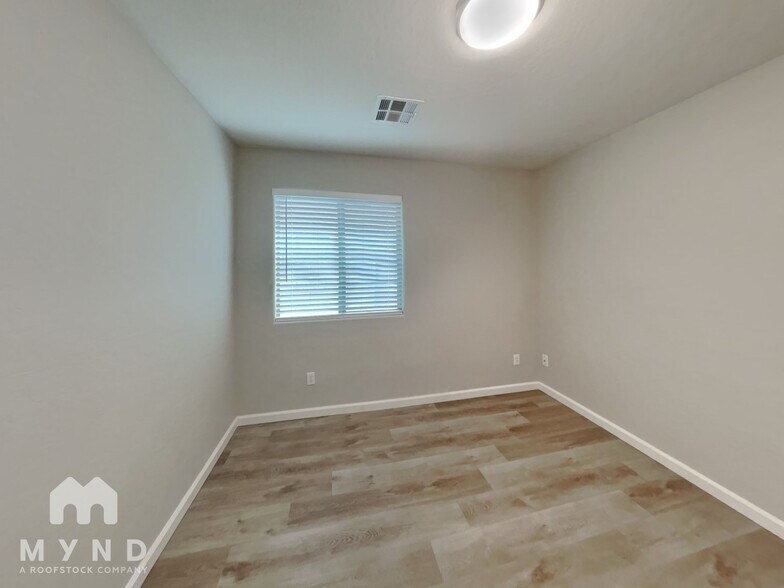 Building Photo - 2922 W Jasper Butte Dr