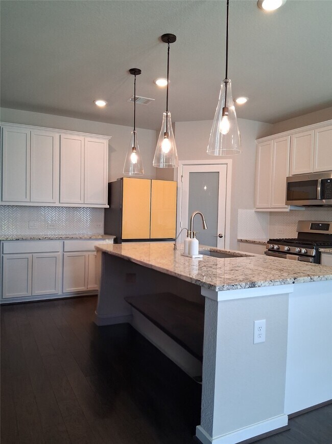Building Photo - 22231 Sam Raburn Dr