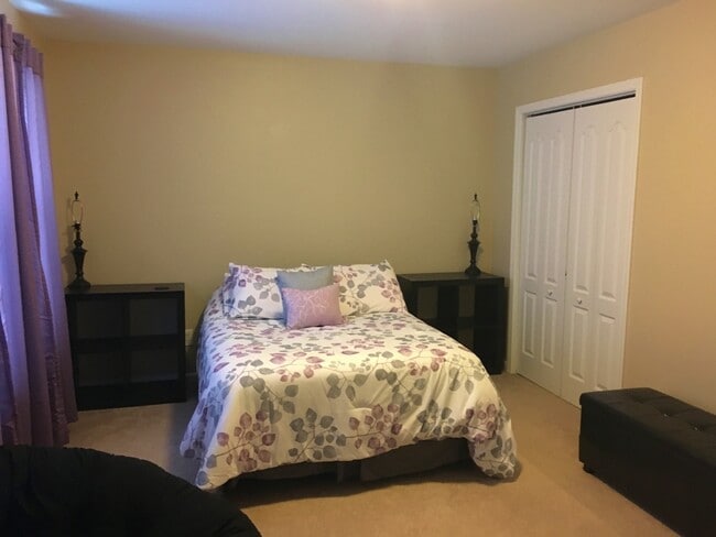 Building Photo - Greer 3BD/2.5BA, 1332 SF