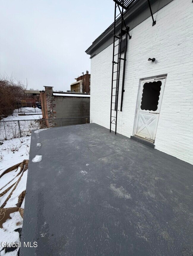 Building Photo - 612 Union St