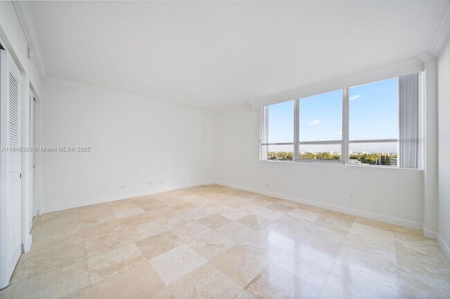 Building Photo - 1500 Bay Rd