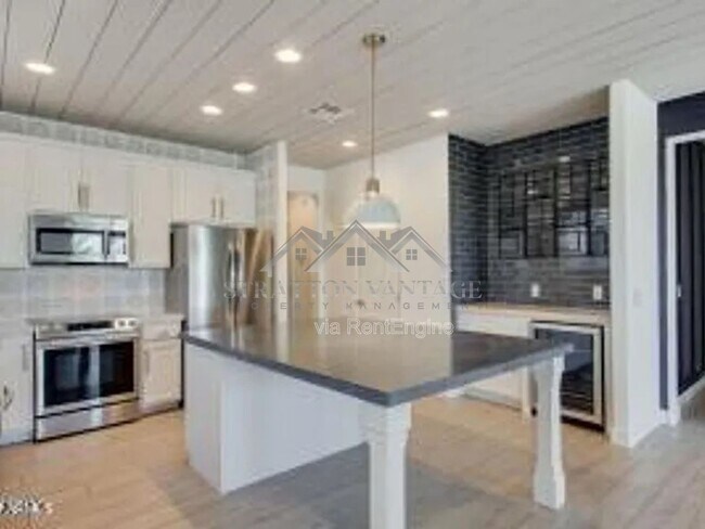 Building Photo - 37755 N Bentgrass Rd