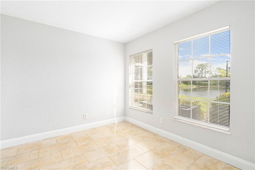Building Photo - 185 Santa Clara Dr