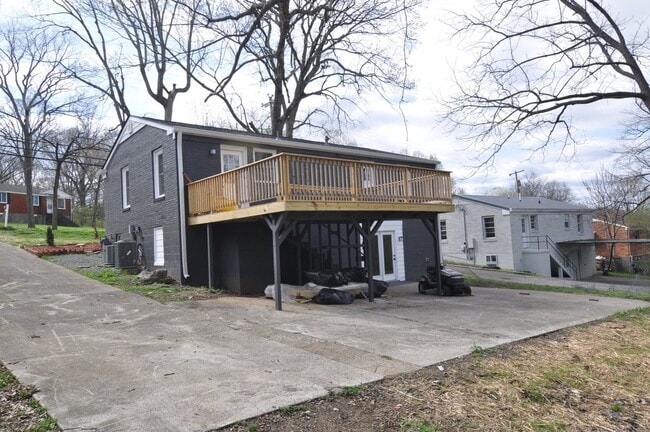 Building Photo - 820 Patricia Dr