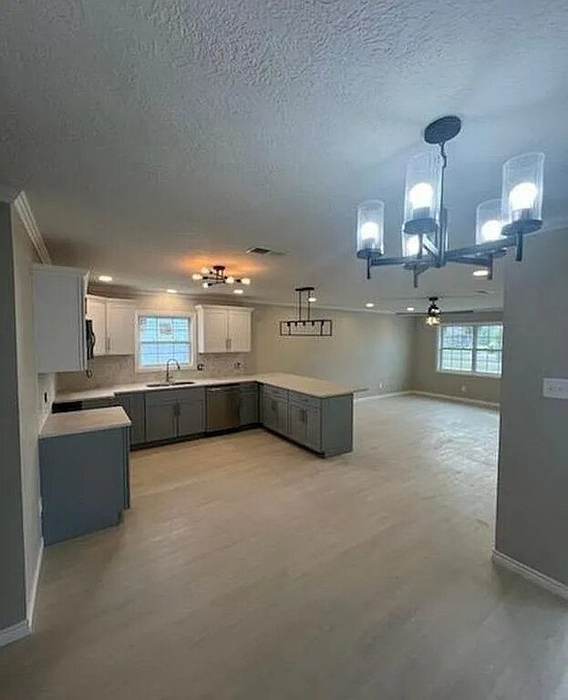 Building Photo - 207 S Bowers Ave