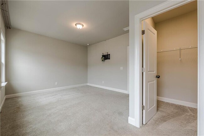 Building Photo - 1130 Provence Ln