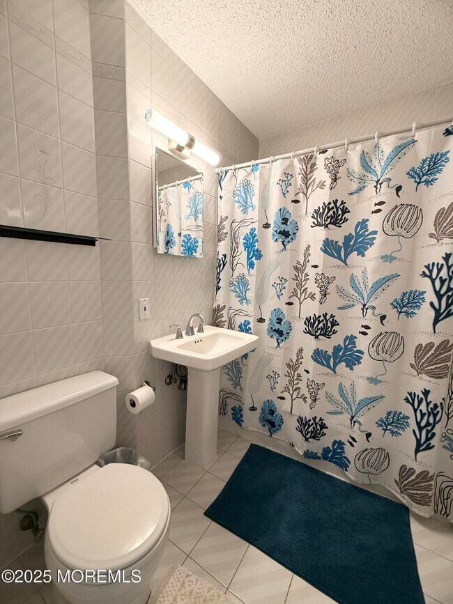 Building Photo - 1109 N Ocean Ave