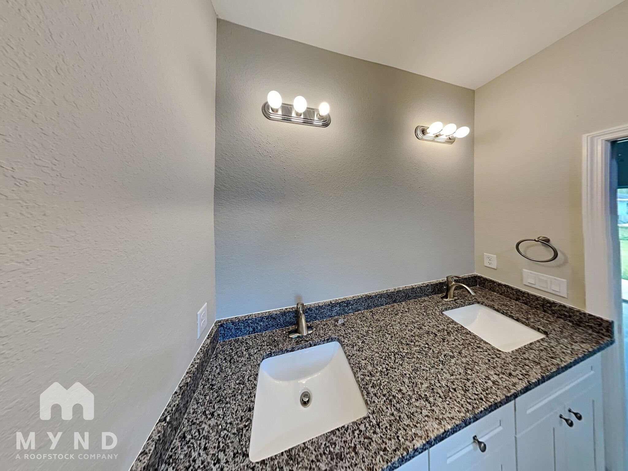 Building Photo - 4619 E Forlano Cir