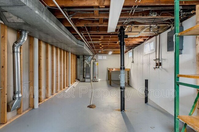 Building Photo - 1450 Tahoe Dr