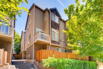 Building Photo - 4314 8th Ave NE