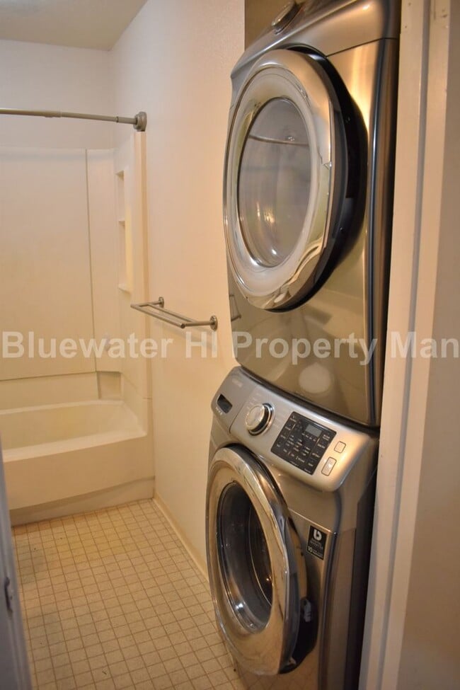 Building Photo - Crosspointe 2/2/2 Townhome (near to Aloha ...