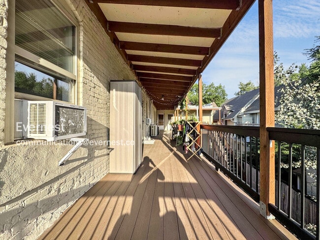 Building Photo - 3127 W 28th Ave
