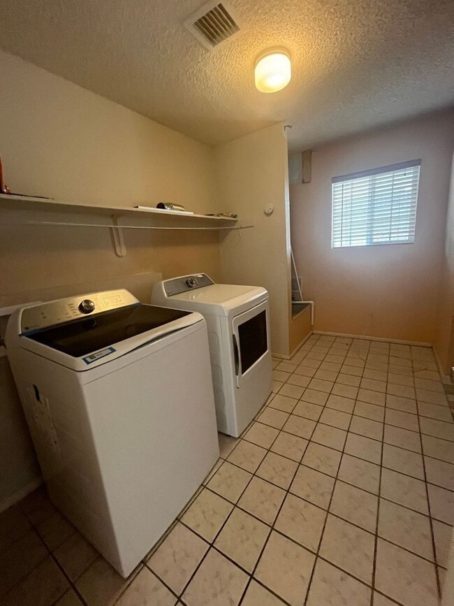 Building Photo - affordable 3 bedroom 2 bath home with gara...