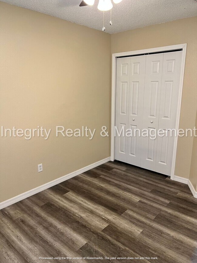 Building Photo - Charming cottage feel 3-bedroom, 2-bathroom house