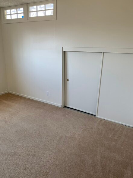 Building Photo - 2122 W 183rd St