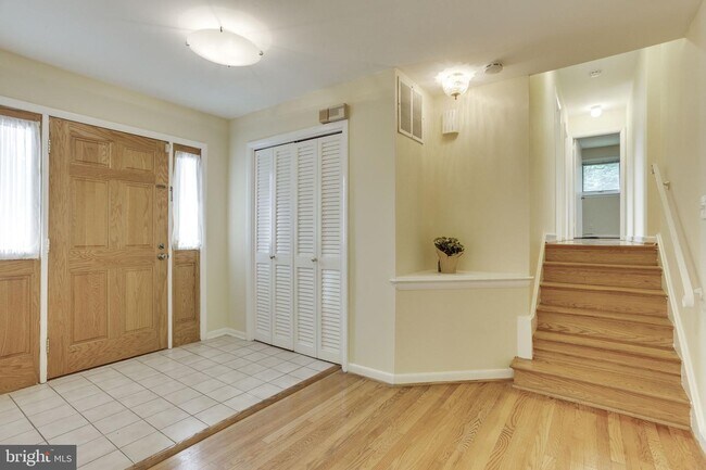 Building Photo - 6500 Wilson Ln