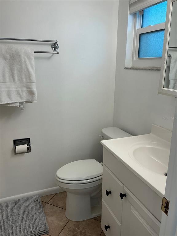 Building Photo - 2525 W Bay Dr