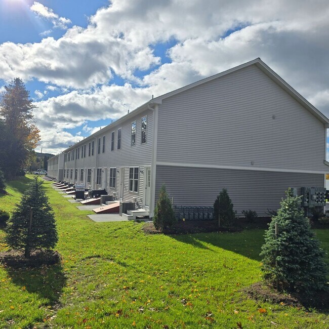 Building Photo - Megway Ct. (2-5)