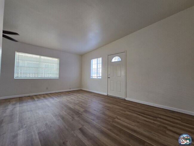 Building Photo - 1467 Hamilton Ave