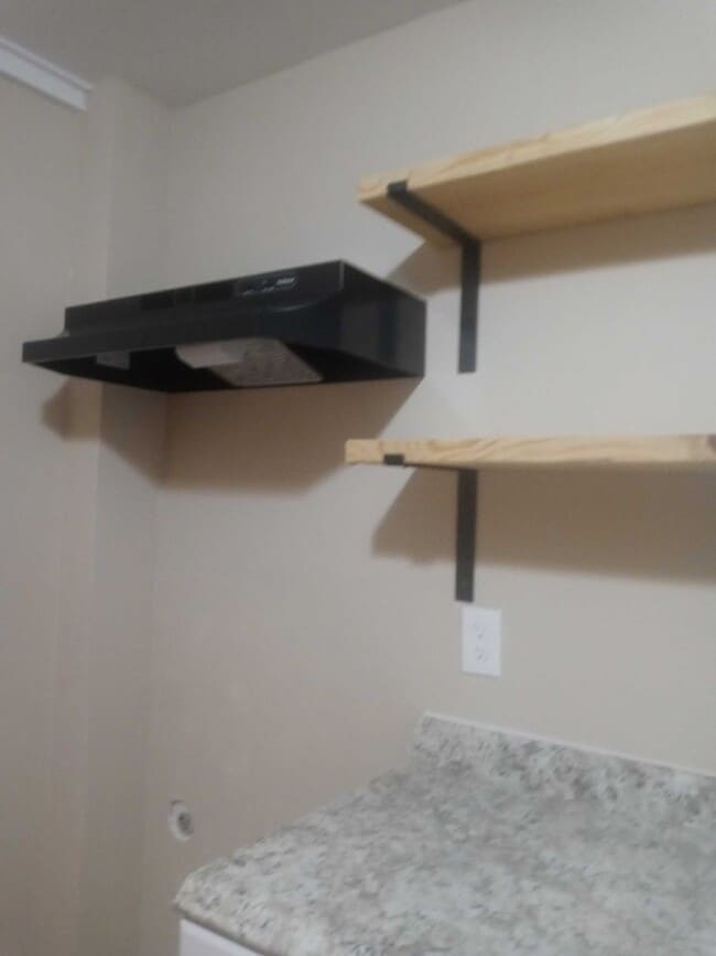 Building Photo - 1323 Lamar St