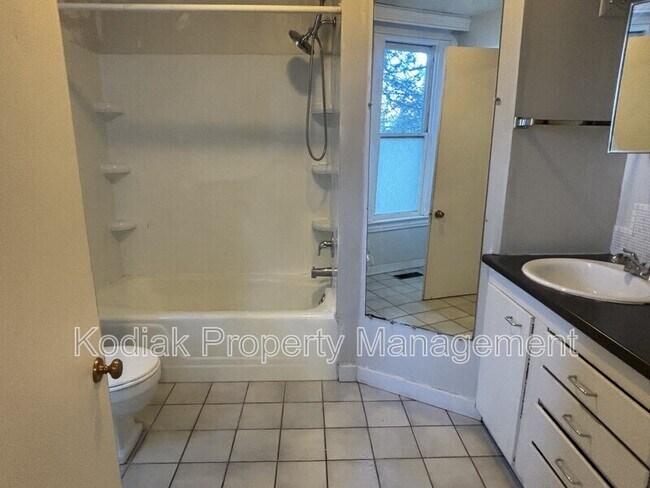 Building Photo - 356 S 900 E