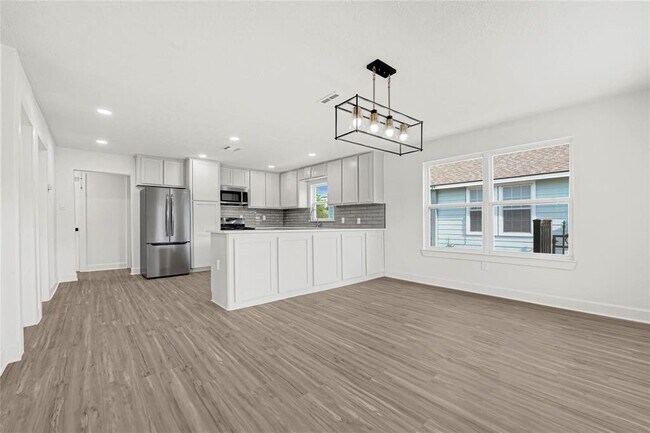 Building Photo - 3910 Cetti St