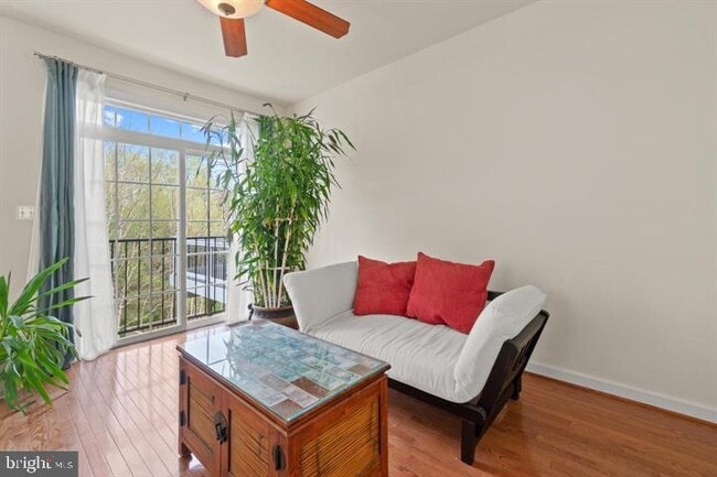 Building Photo - 14160 Catbird Dr