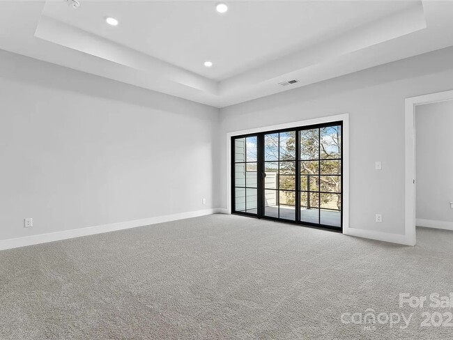 Building Photo - 714 Falling Oak Aly