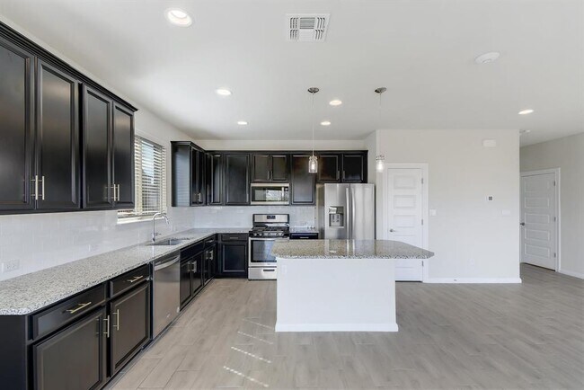 Building Photo - 6820 Llano Stage Trl