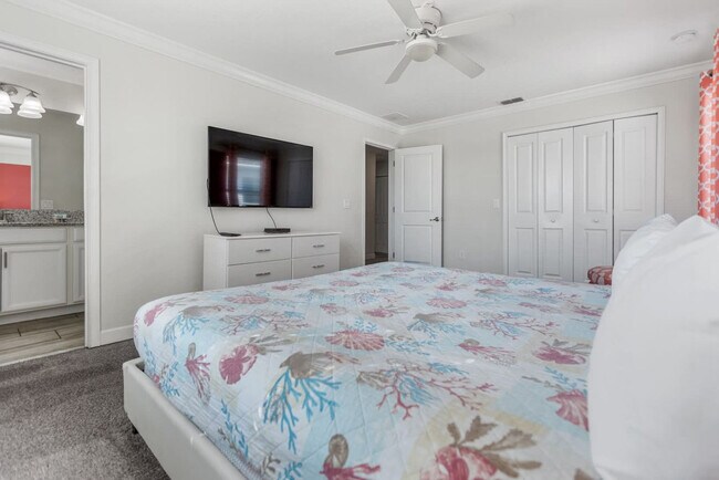 Building Photo - 4718 Kings Castle Cir