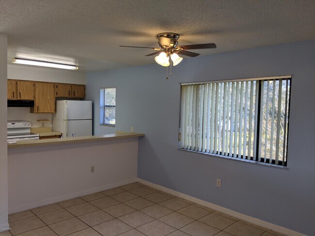 Building Photo - 2283 Fox Hollow Dr