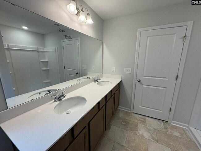 Building Photo - 3026 Hallsdale Dr