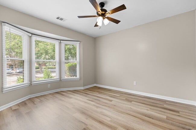 Building Photo - ?Just Listed for Lease in Hoover!?