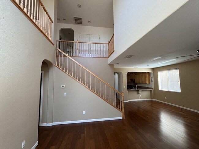 Building Photo - IMMACULATE NATOMAS 4/3 plus office!  Pleas...