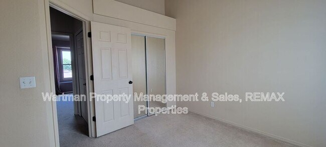Building Photo - 3241 Viero Dr