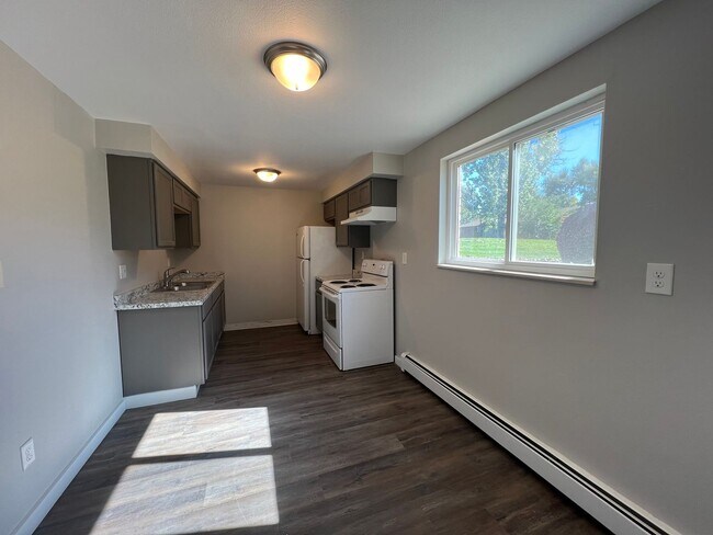 Interior Photo - Laporte1850 (KC-LN-KB)