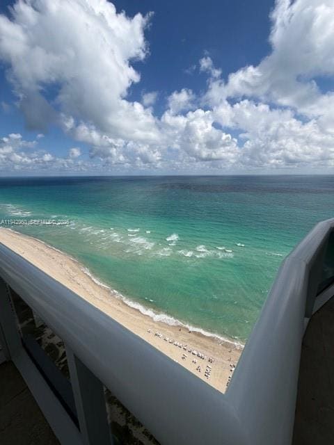 Building Photo - 18101 Collins Ave