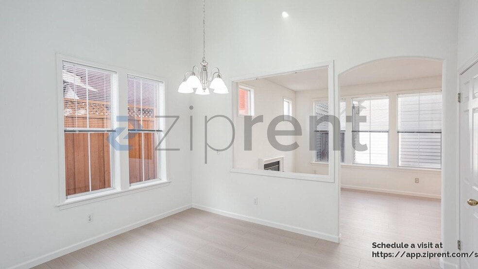 Building Photo - 5 Chester Cir