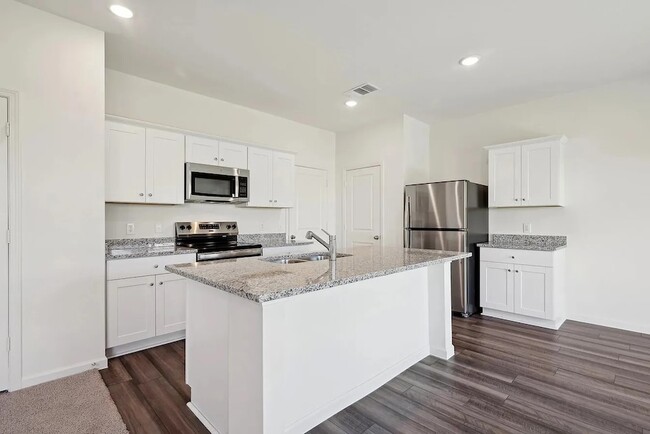 Building Photo - 5730 Roadhouse Dr