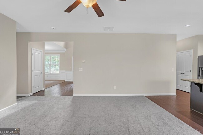 Building Photo - 568 Garden View Ct