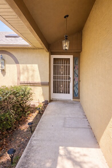 Building Photo - 7713 Bramblewood Dr