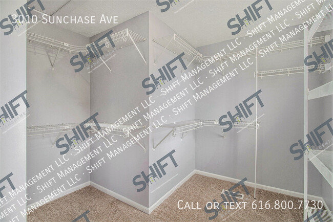 Building Photo - 3010 Sunchase Ave