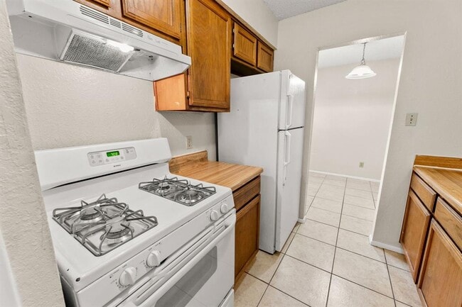 Building Photo - 818 Sirocco Dr